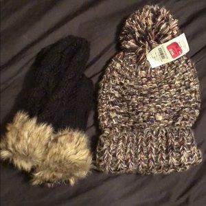 NWT Hat & Mittens